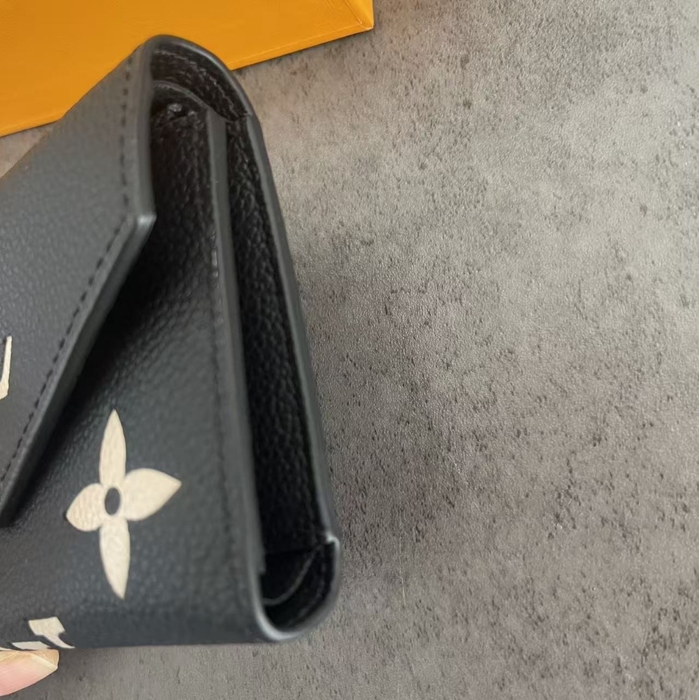 Louis Vuitton Victorine Wallet - Picture 3 of 11